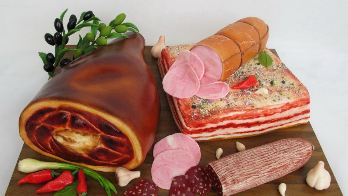 Украшения из мясных изделий