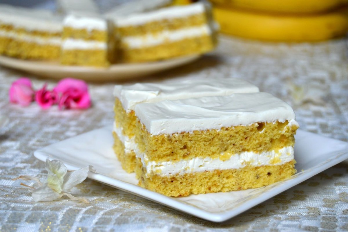 Маковый бисквит с лимонным курдом