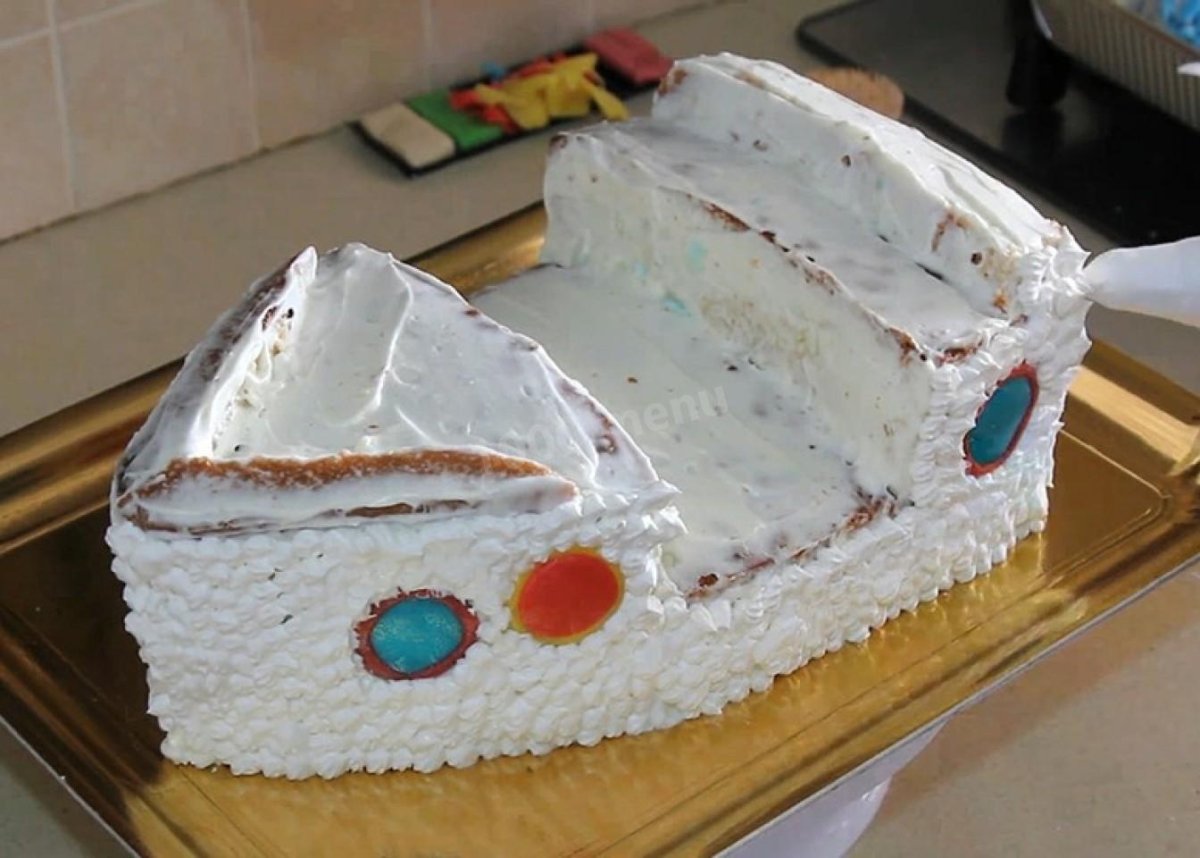 Торт корабль из крема