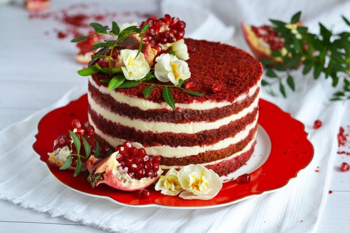 Варианты украшения торта красный бархат