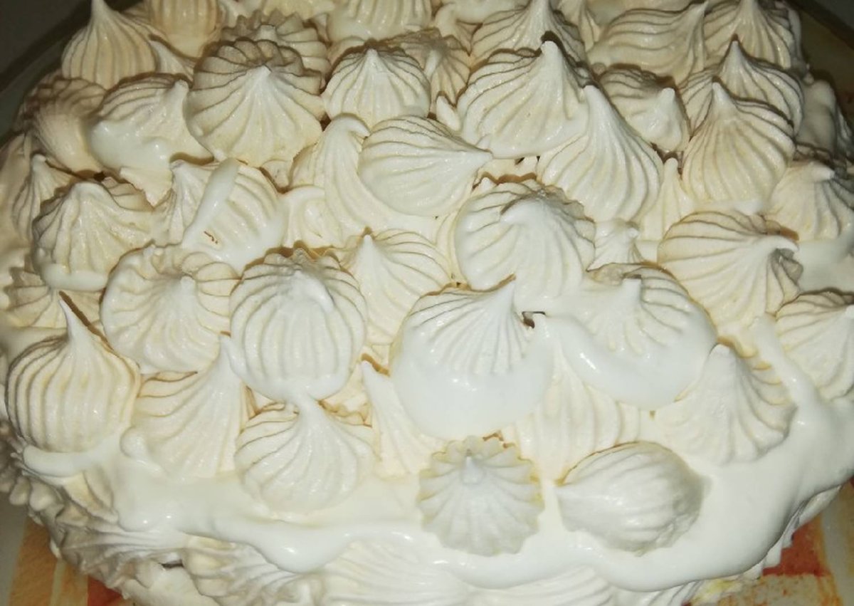 Десерт Baked Alaska