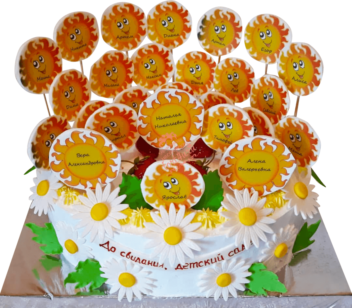 Кремовый торт с ромашками