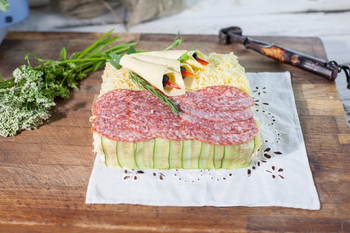 Торт для мясного магазина