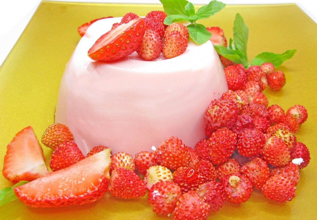 Пирожные с клубникой