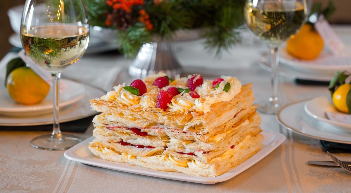 Пирожное с клубникой