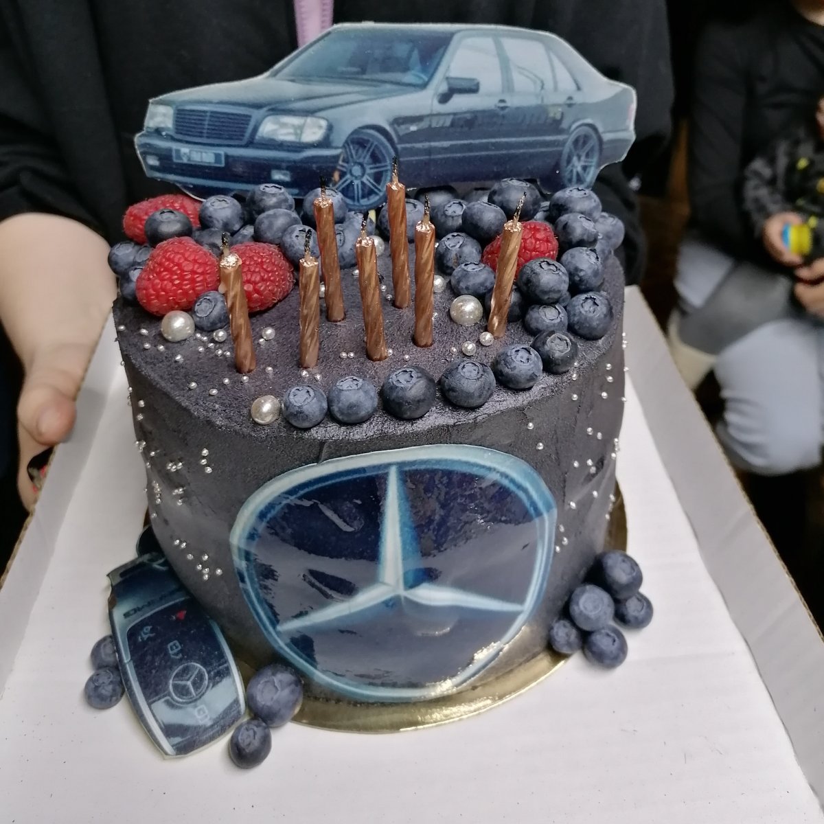 Торт с Мерседесом без мастики