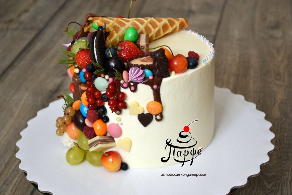 Торт с рожком для девочки