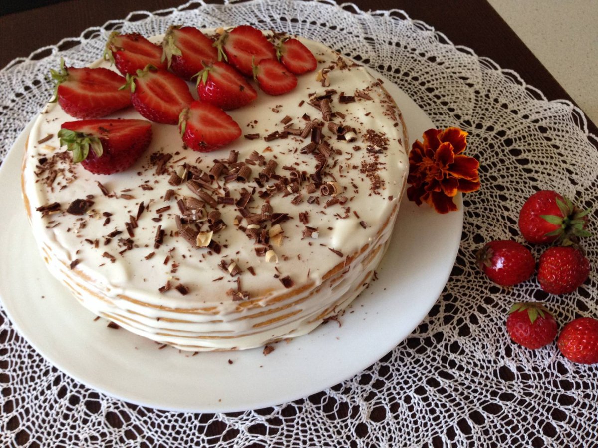 Торт с клубникой