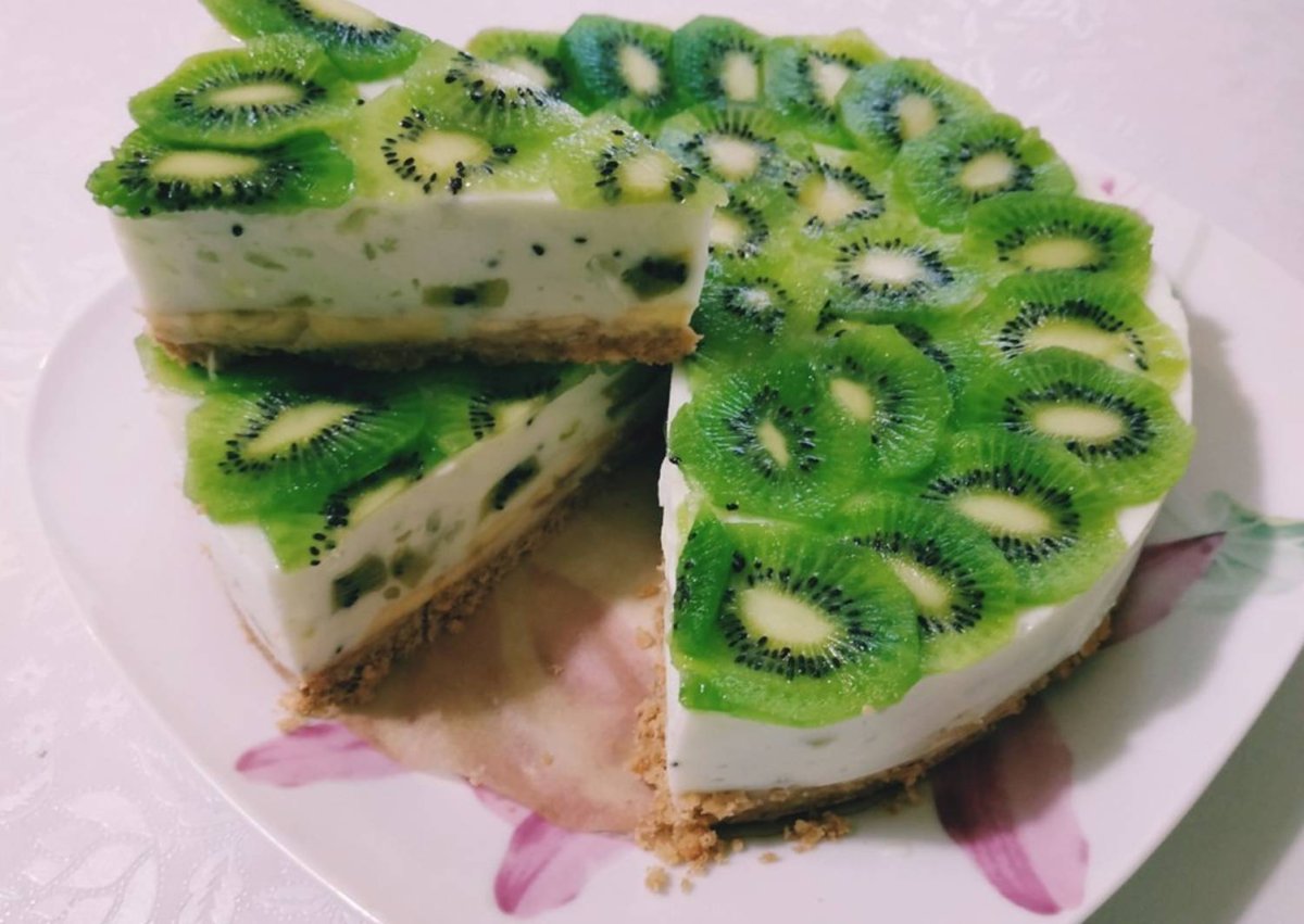 Торт с киви без выпечки