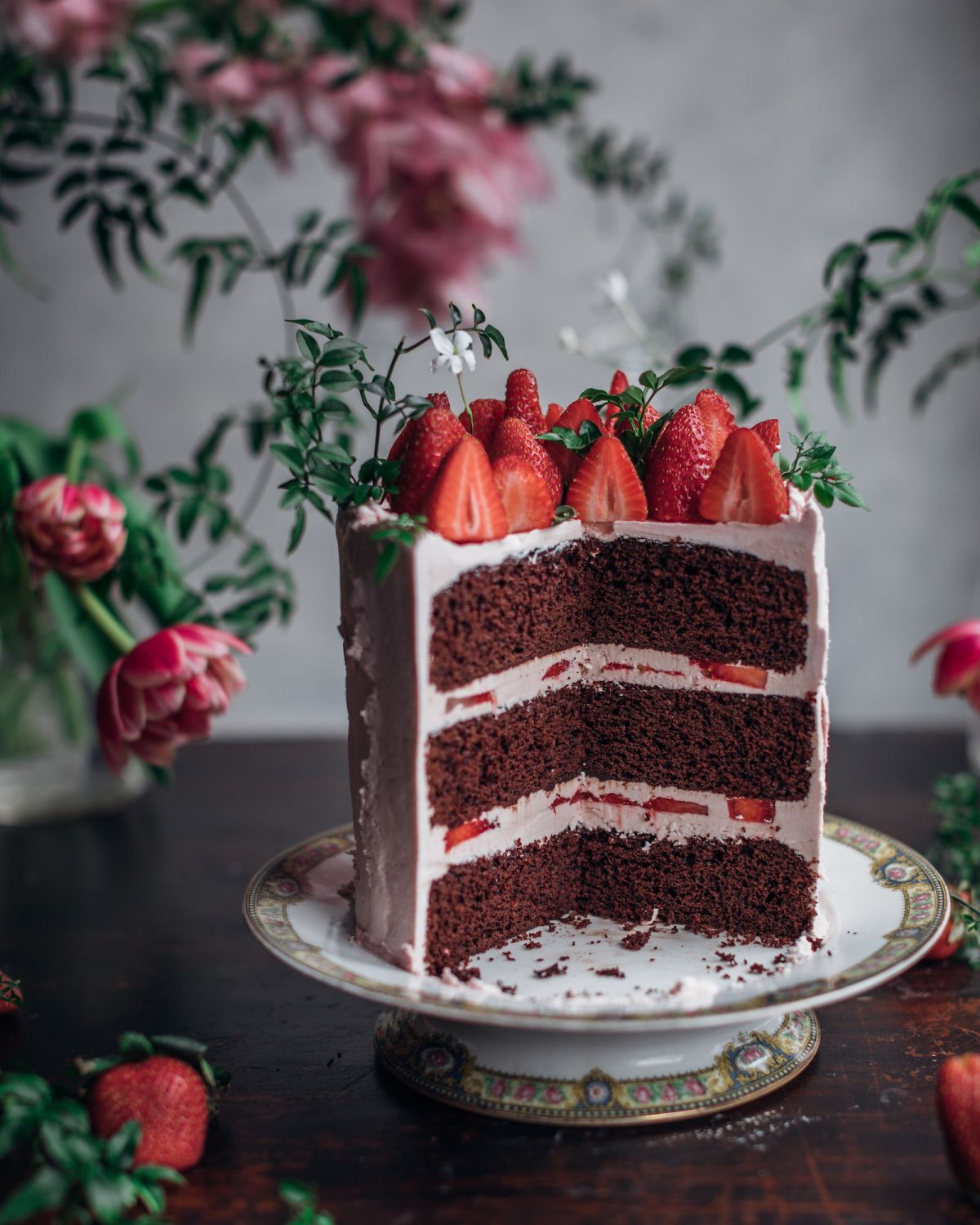 Торт с клубникой