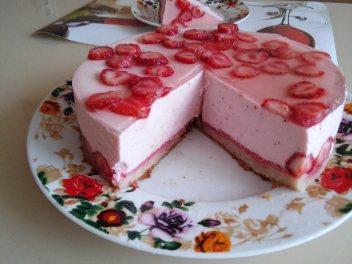Малиновый торт с кремом чиз