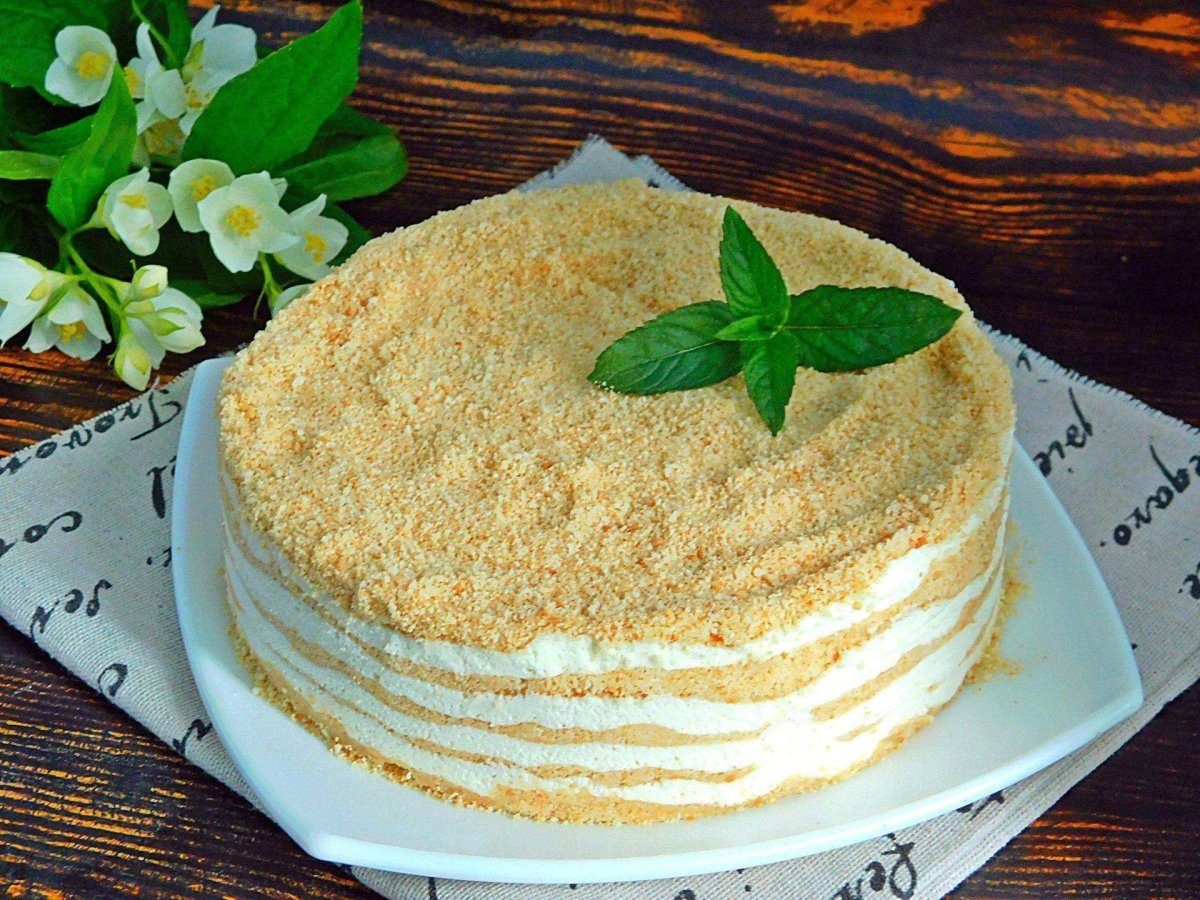 Торт с бананами и сметаной