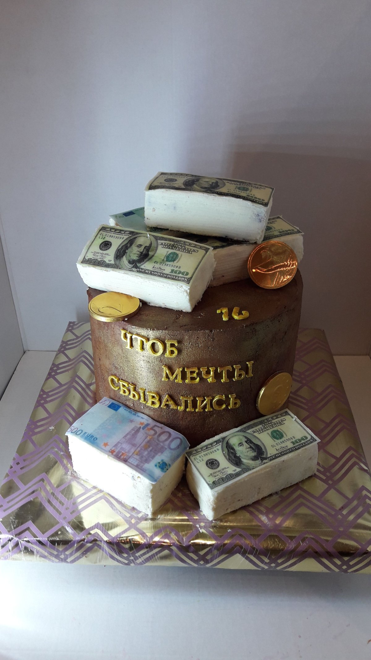 Торт с долларами