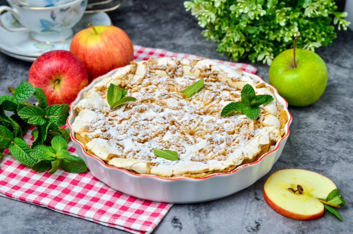 Яблочный торт из мацовой муки
