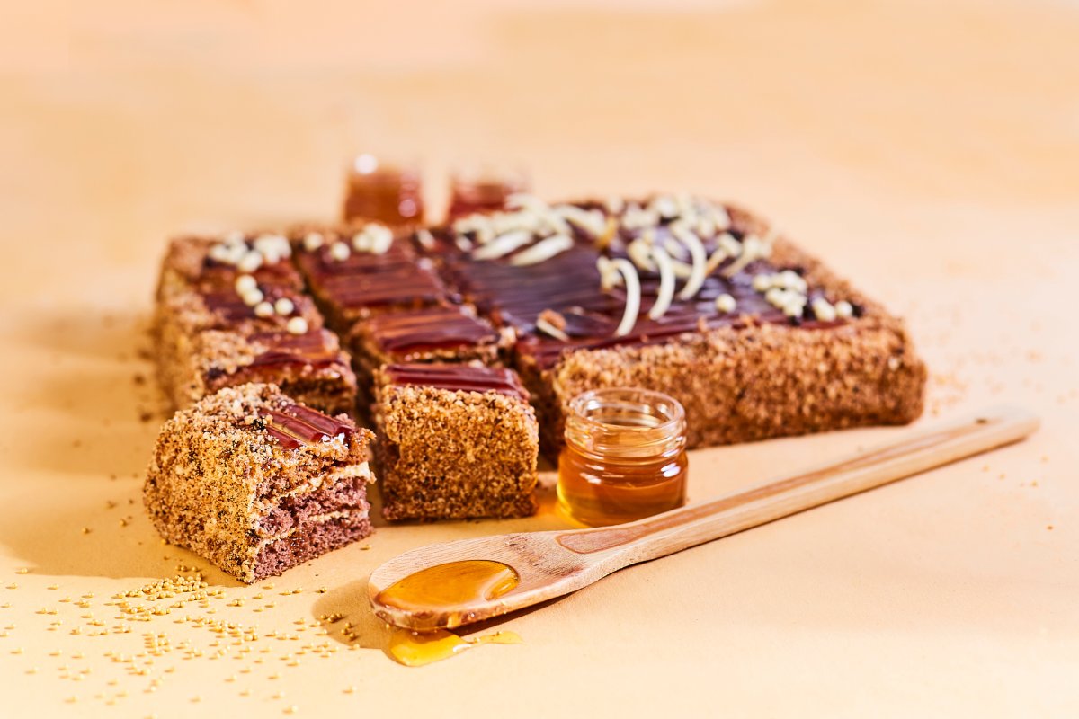 Торт с вафельными коржами и сгущенкой