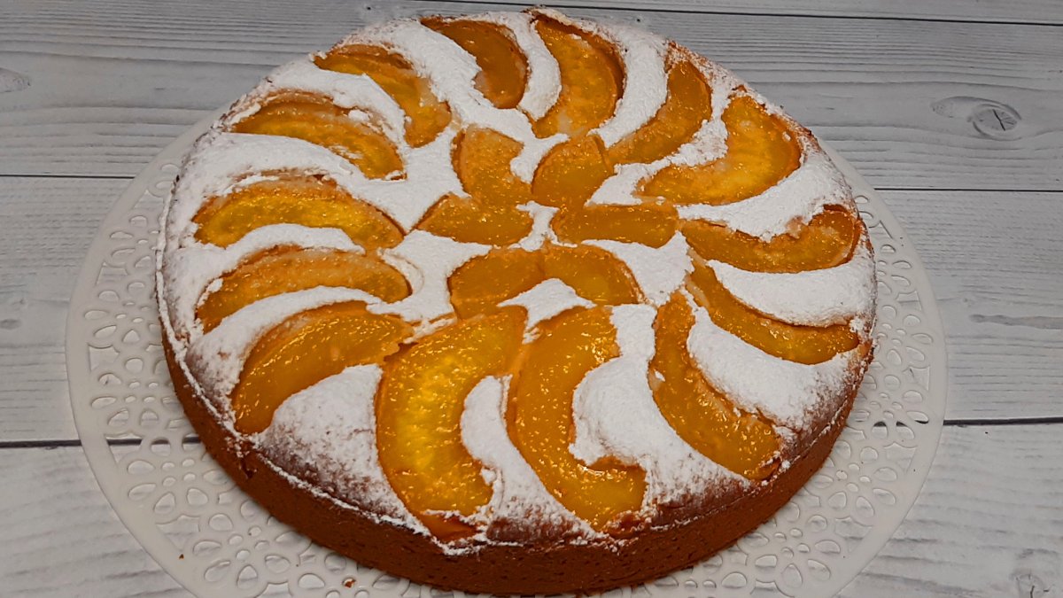 Торт с персиками и творожным кремом