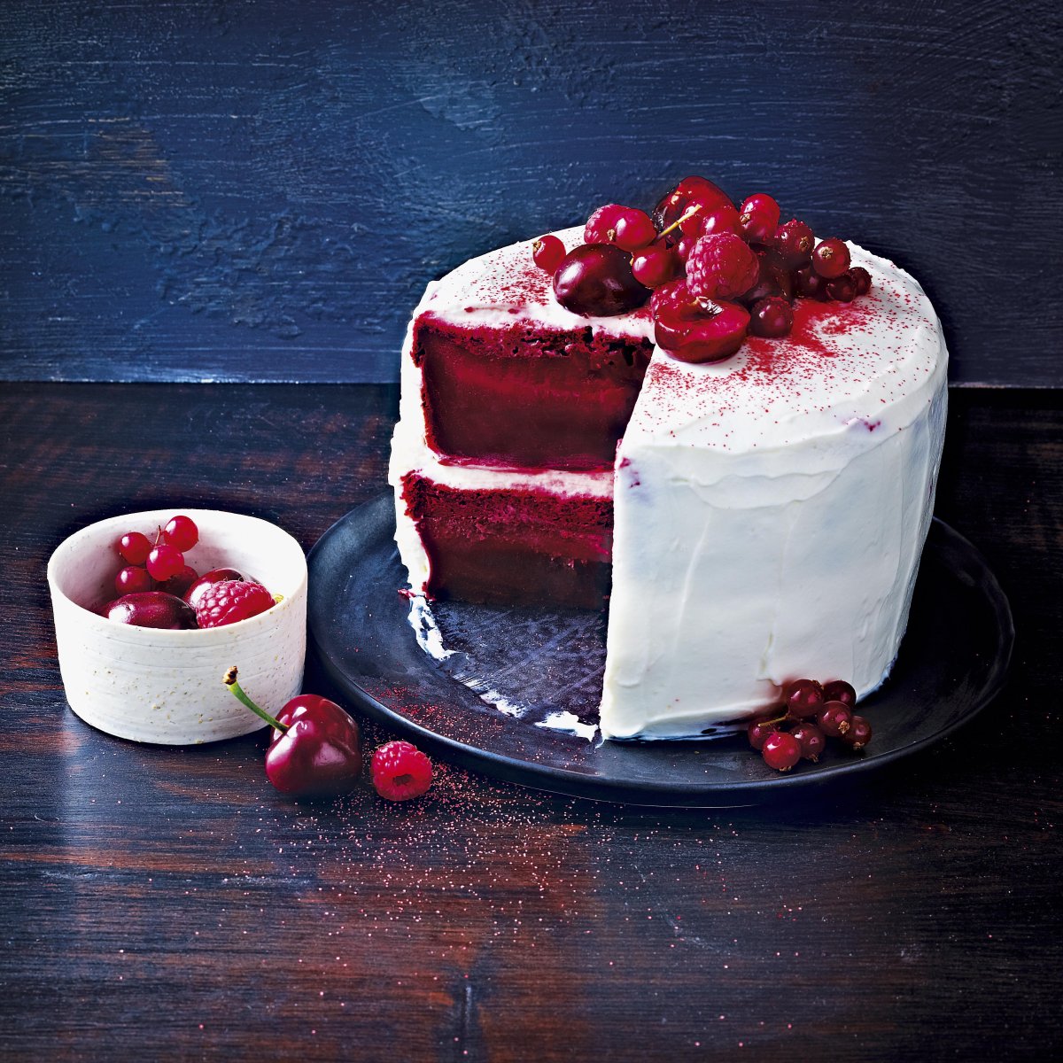Торта "красный бархат" (Red Velvet).