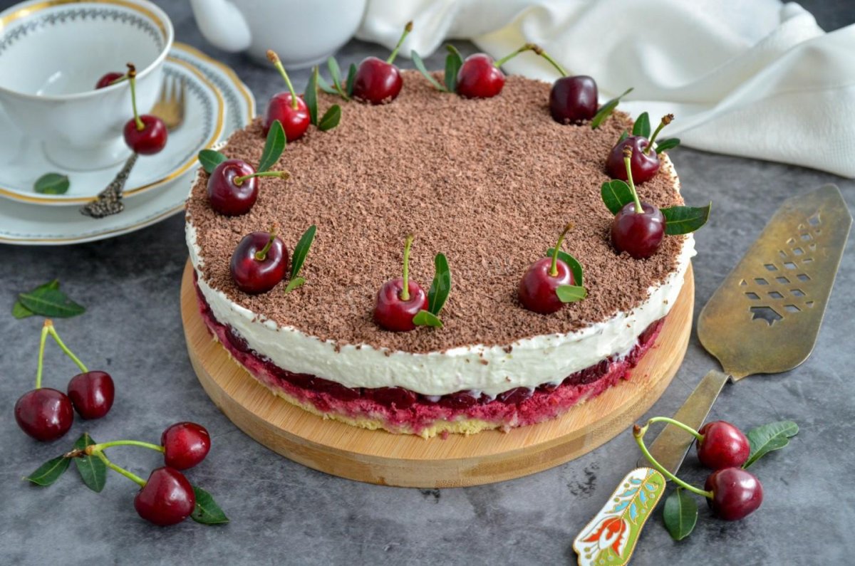Пирог с вишней и маскарпоне