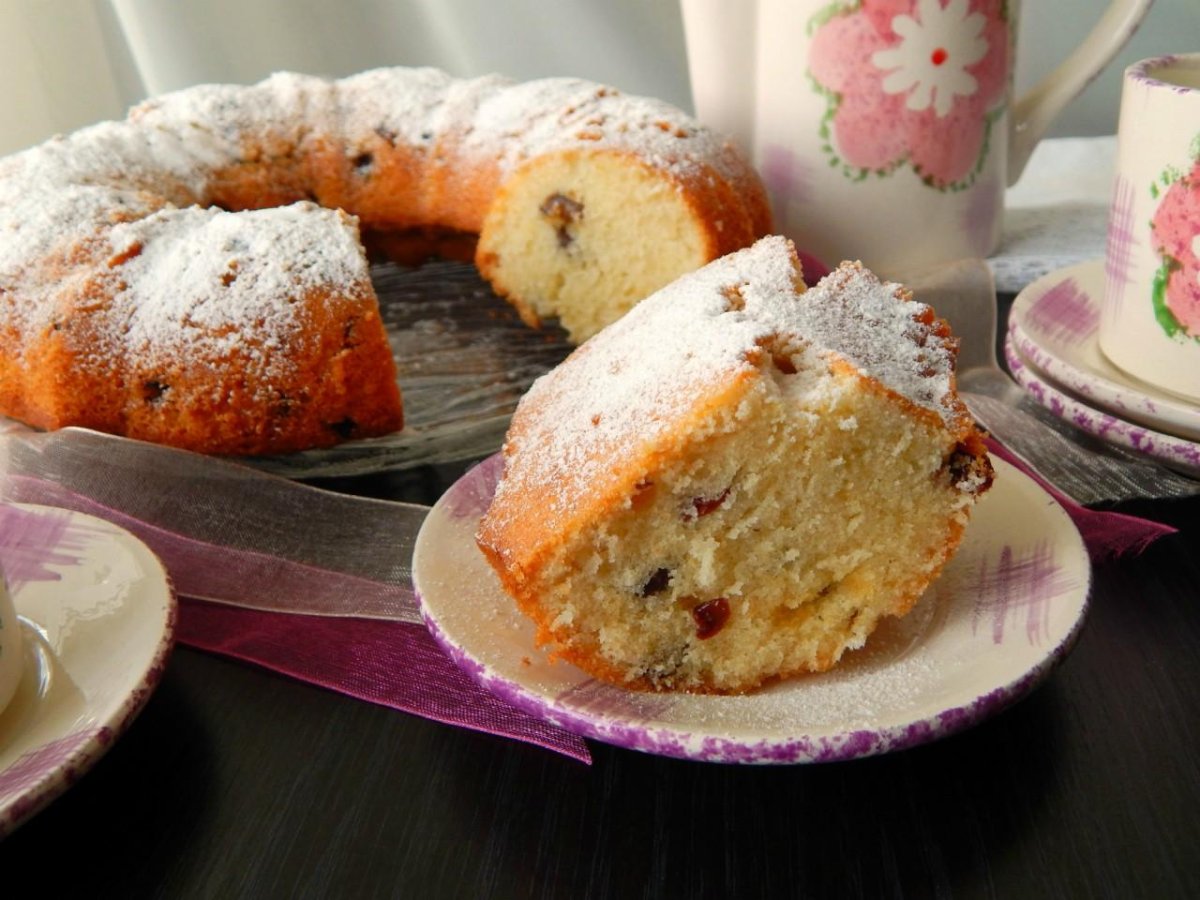 Кекс с изюмом