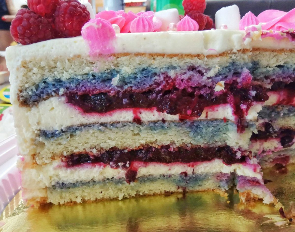 Торт с конфи и кремом чиз