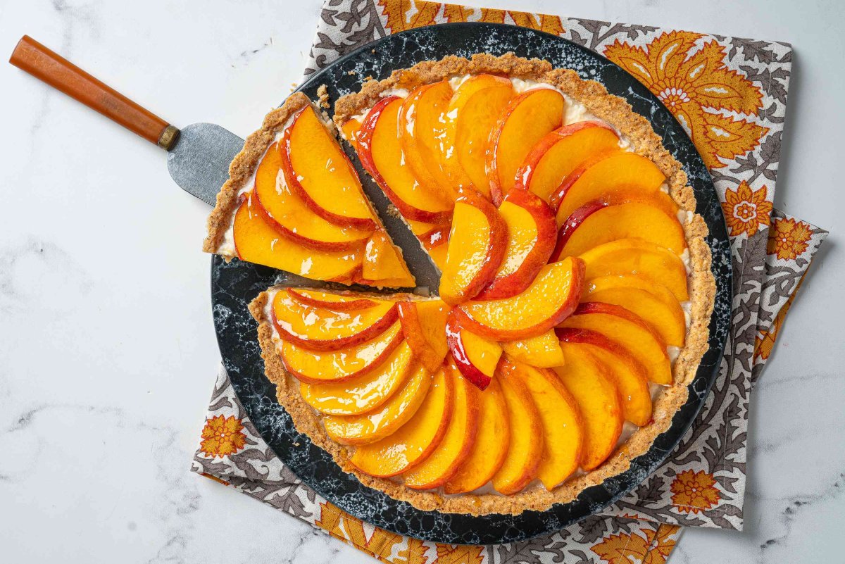 Тарт с персиками купить