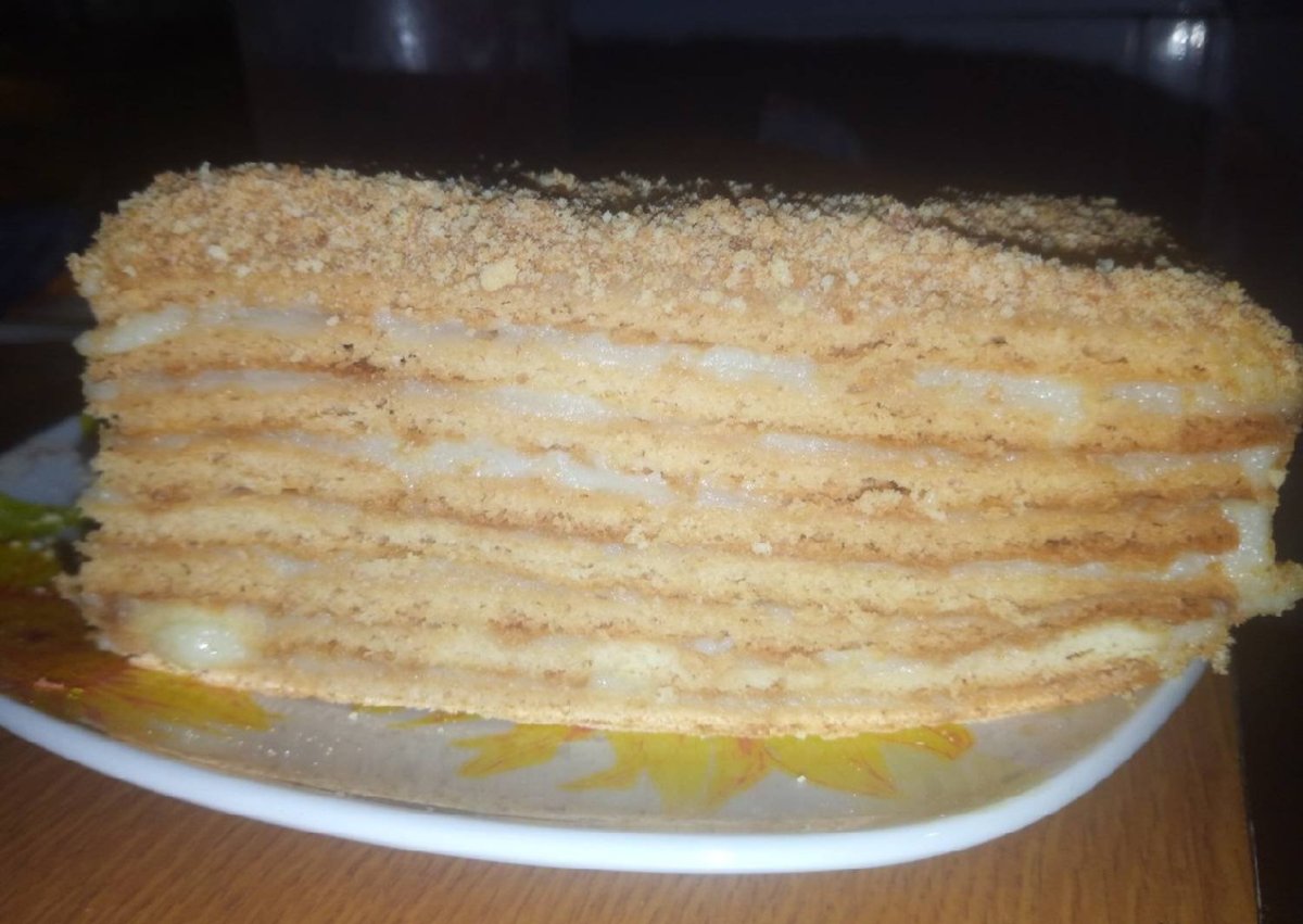 Торт медовик Чизберри