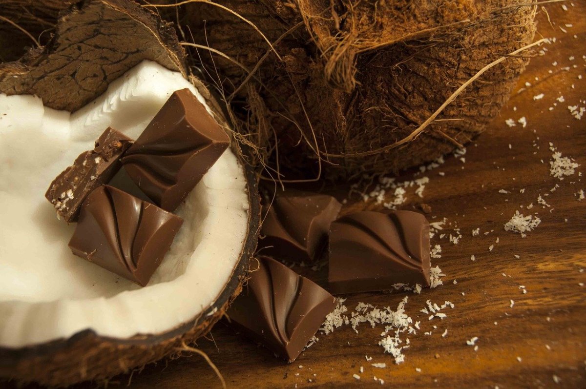 Шоколадка с кокосовой стружкой