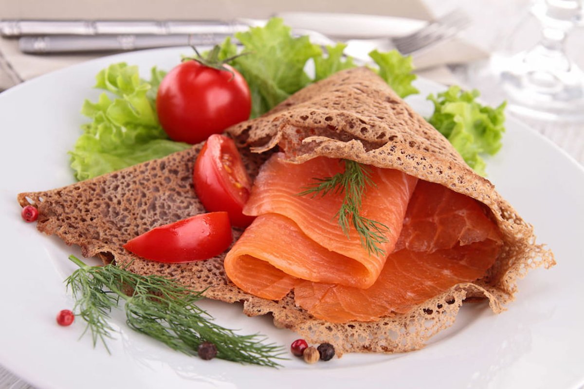 Блинчики с семгой и сливочным сыром