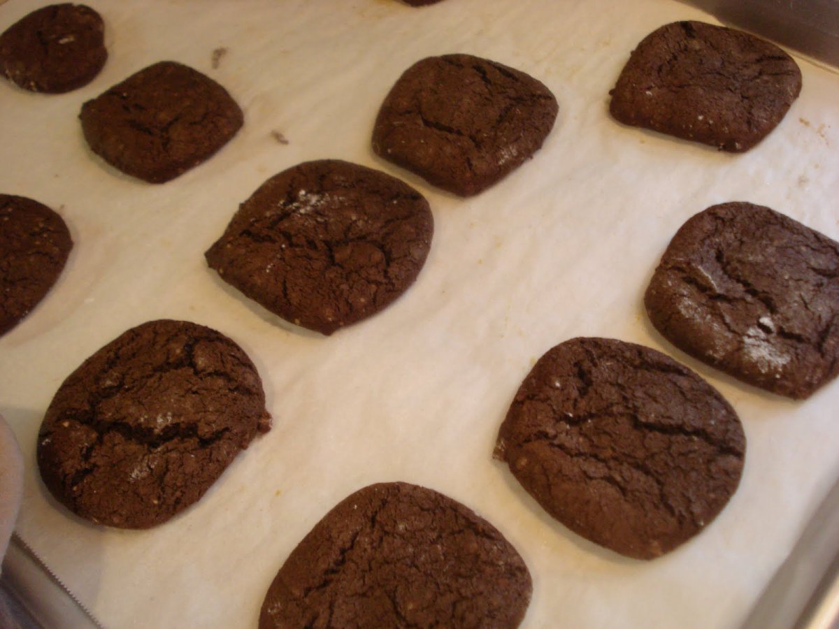 Charcoal cookies