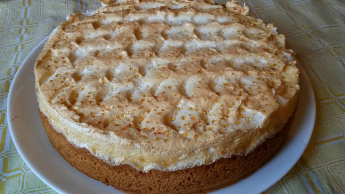 Пирог с заварным кремом и ягодами