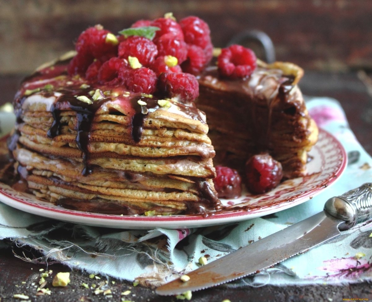 Блинный тортик с клубникой