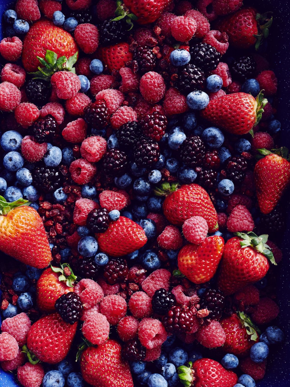 Малина клубника черника