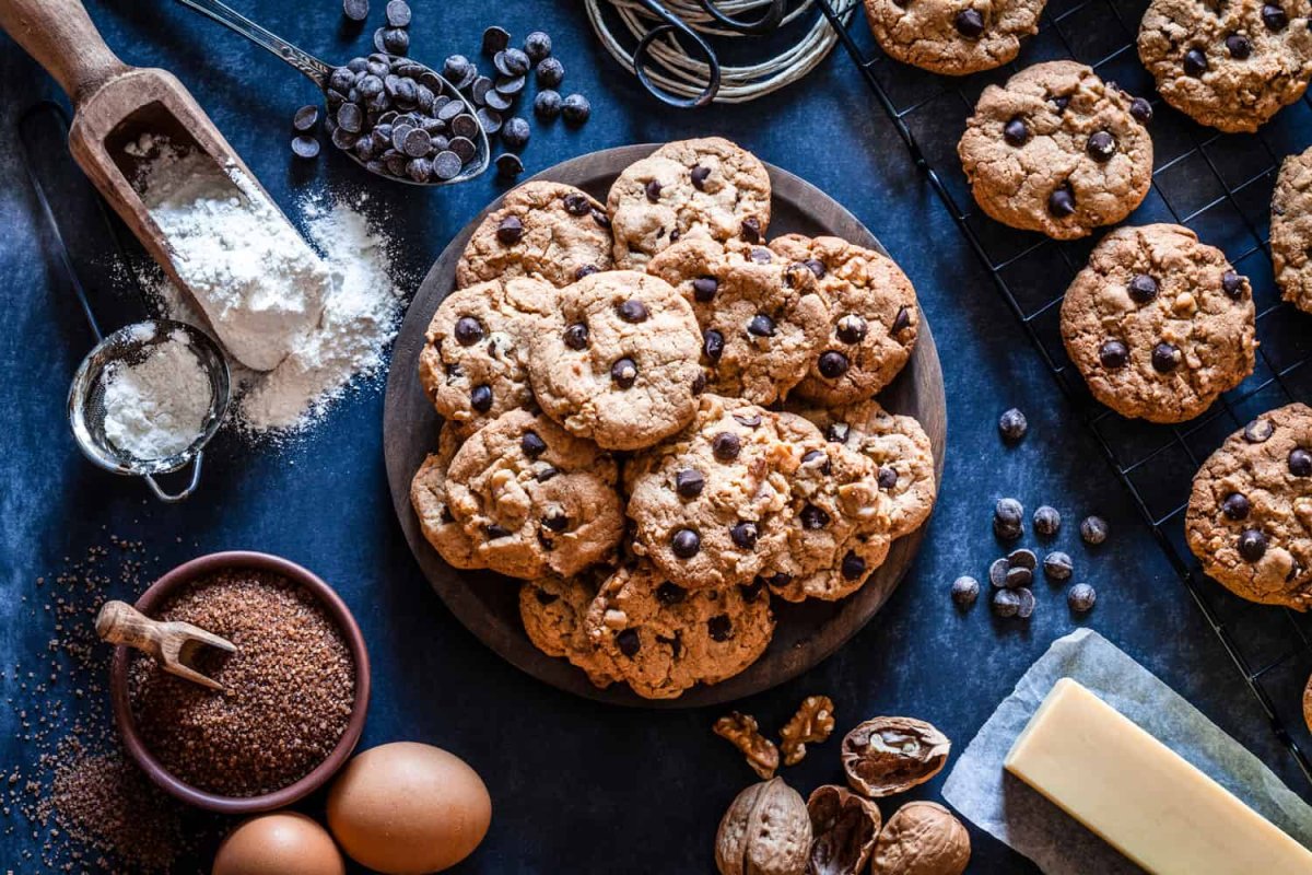 "Шоколадное печенье ""Brownie cookies"" с кусочками шоколада и лесным орехом"