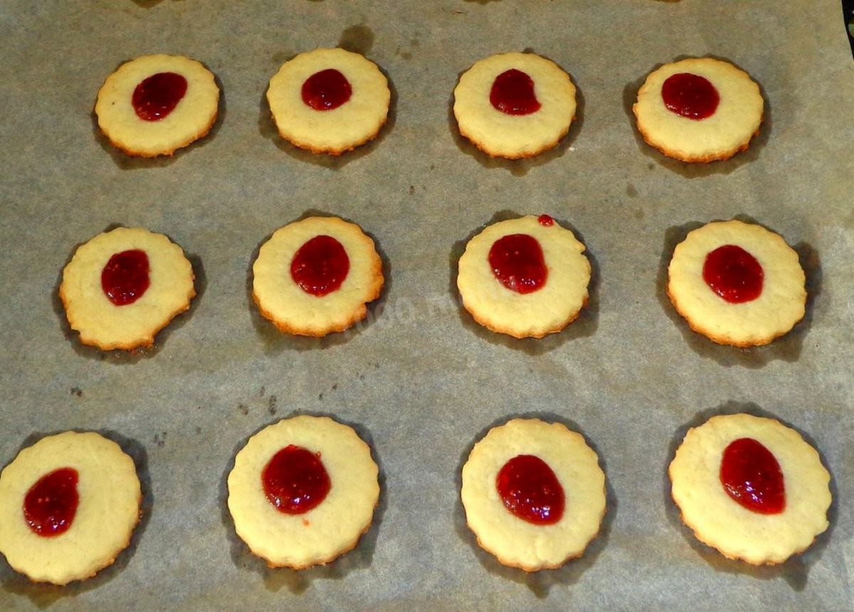 Печеньки цветочки с джемом