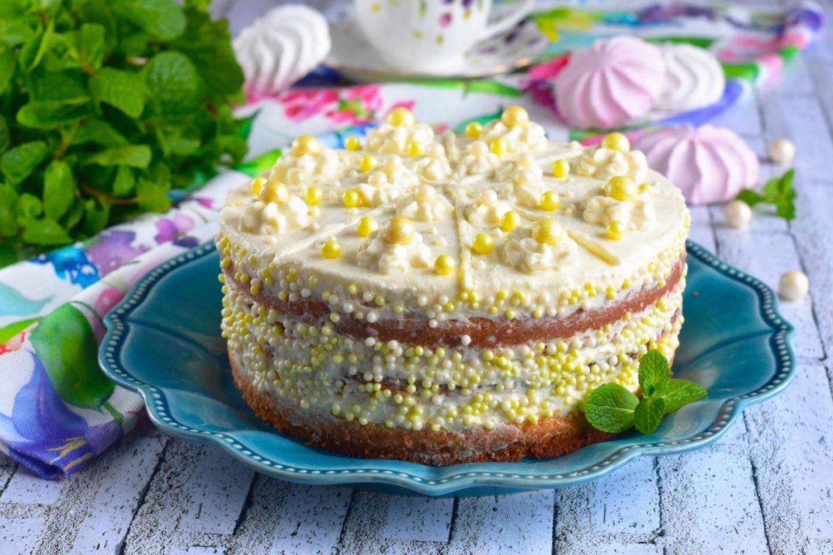 Розовый торт