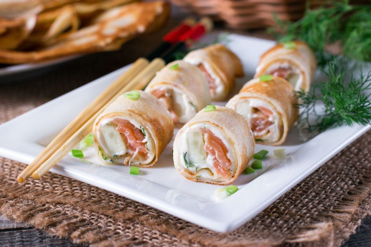 Блинчики с черной икрой