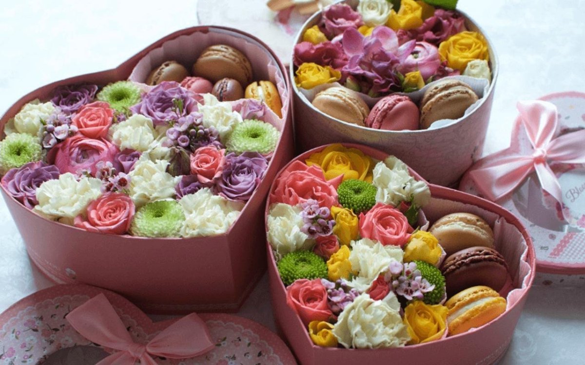 Flowers and Macaroons