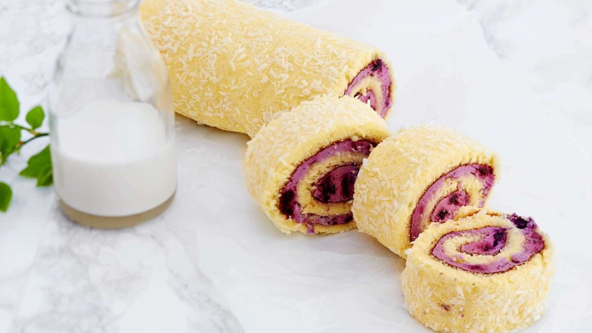 Рулет с кокосовой стружкой