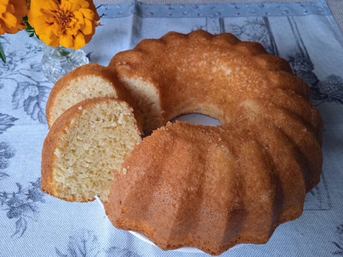 Кекс на кефире в духовке пышный