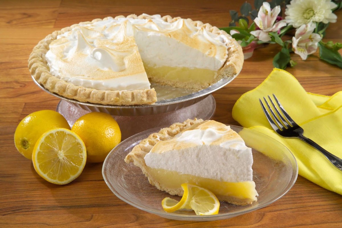 Пирог с лимонным курдом и меренгой