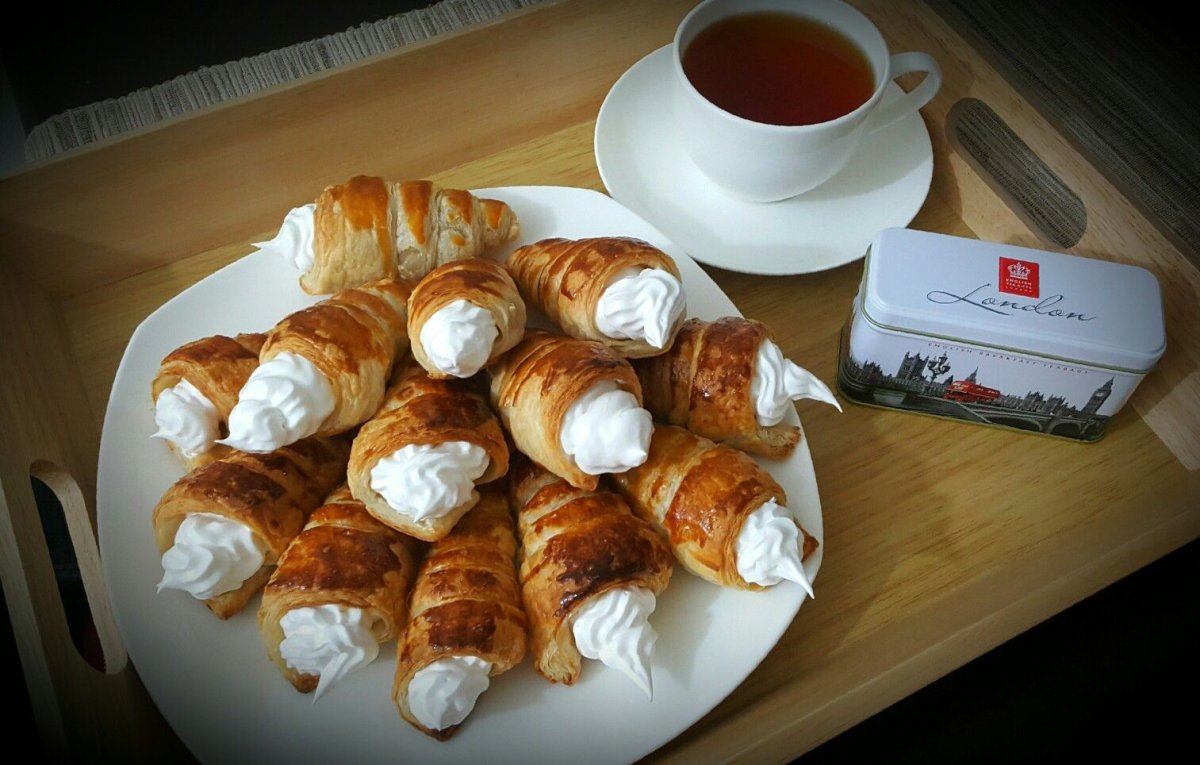Пирожное трубочка с белковым кремом