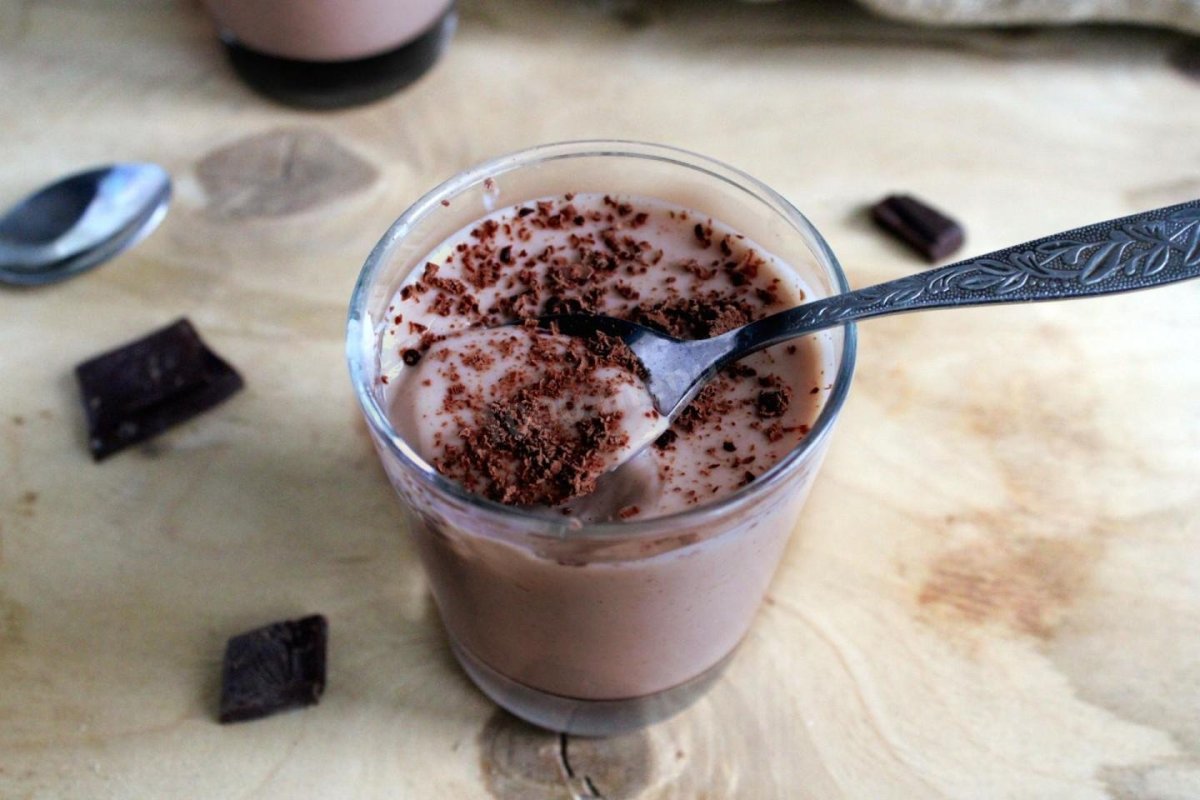 Творожный десерт с желатином и какао