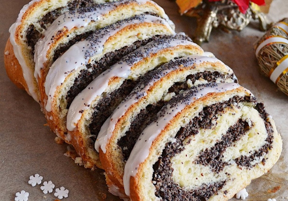 Сдобные булочки с маком