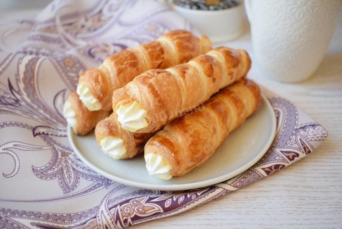 Трубочки слоеные с белковым кремом