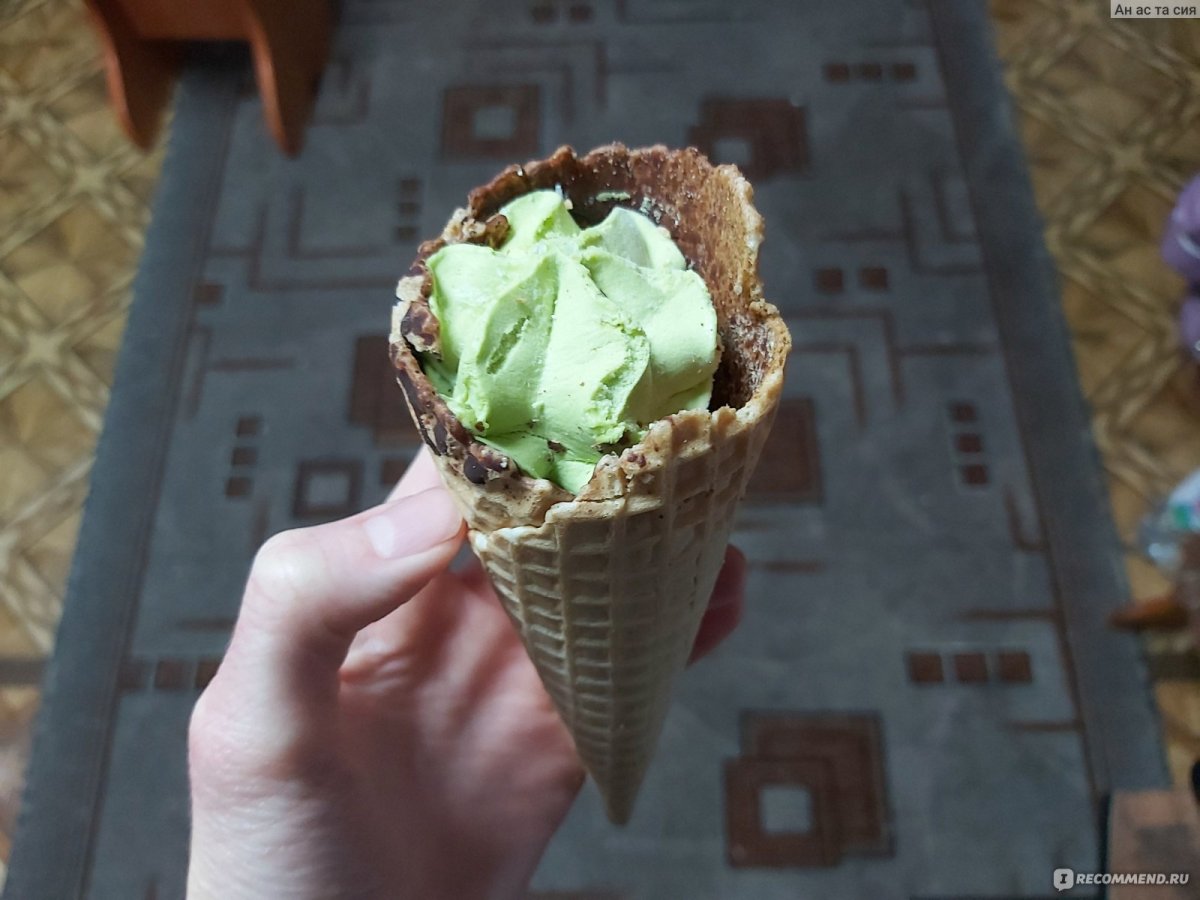 Норвежское мороженое фисташковое с шоколадной крошкой