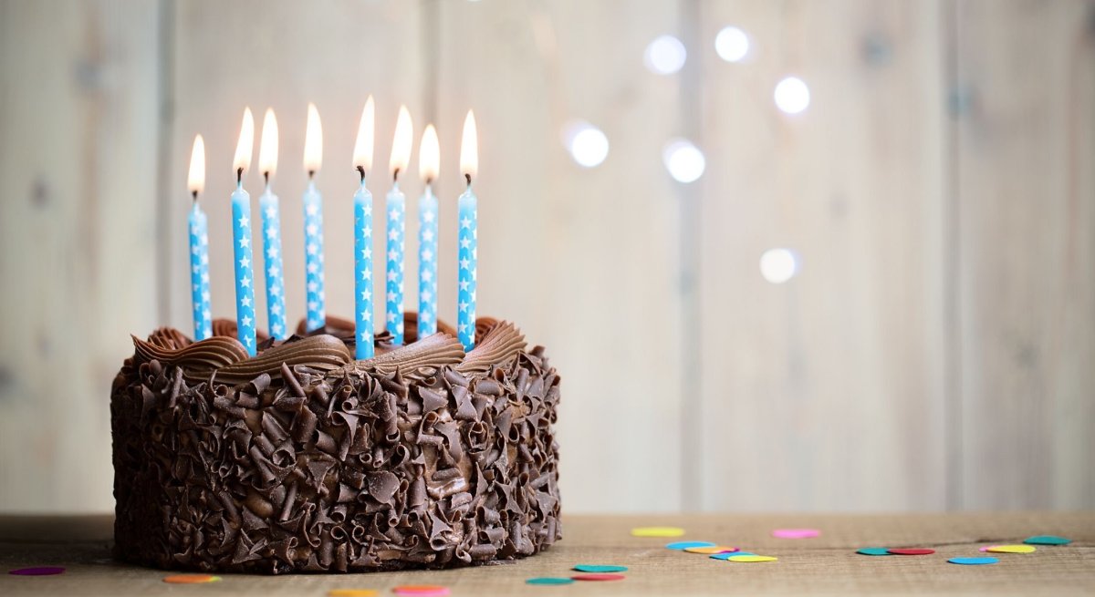 Happy Birthday 26 открытка из еды