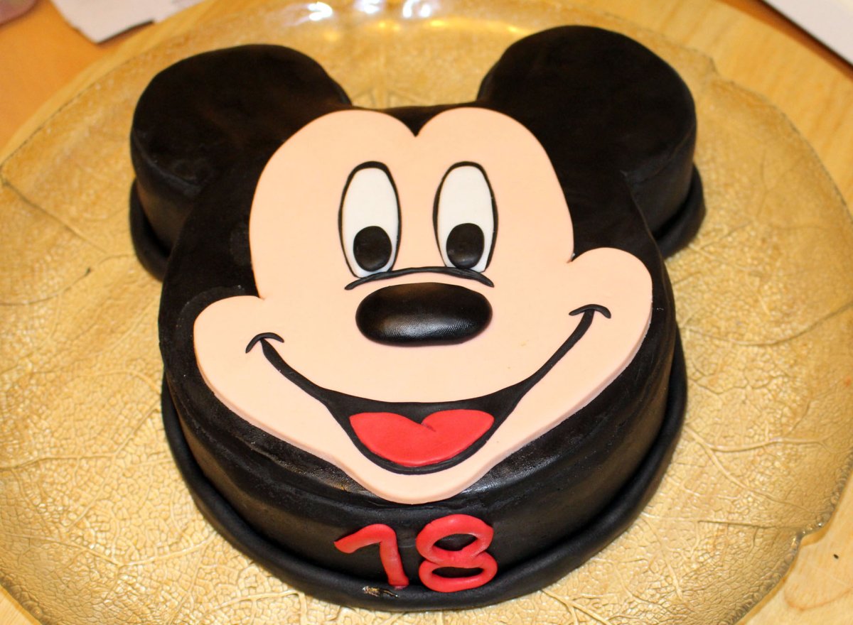Mickey's Cake picture for Kids