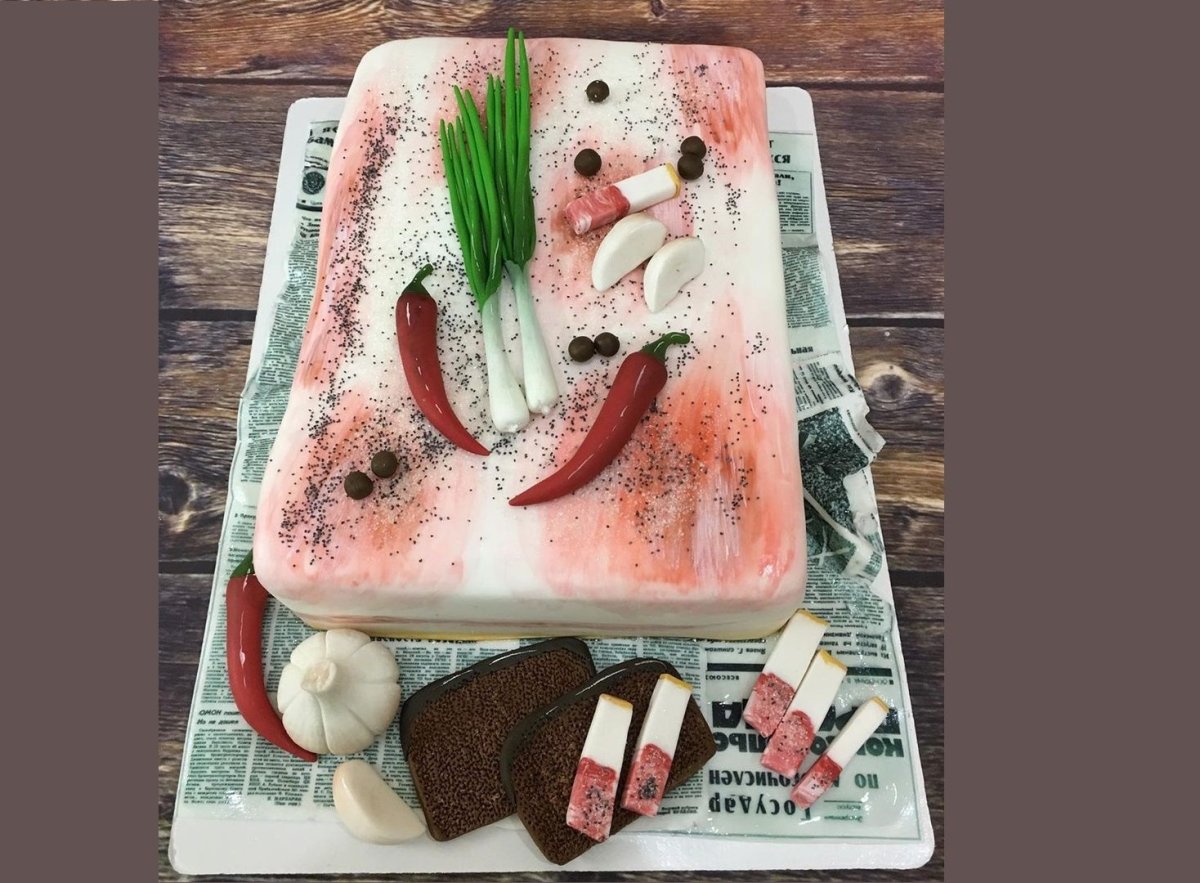 Мужской торт из колбасы