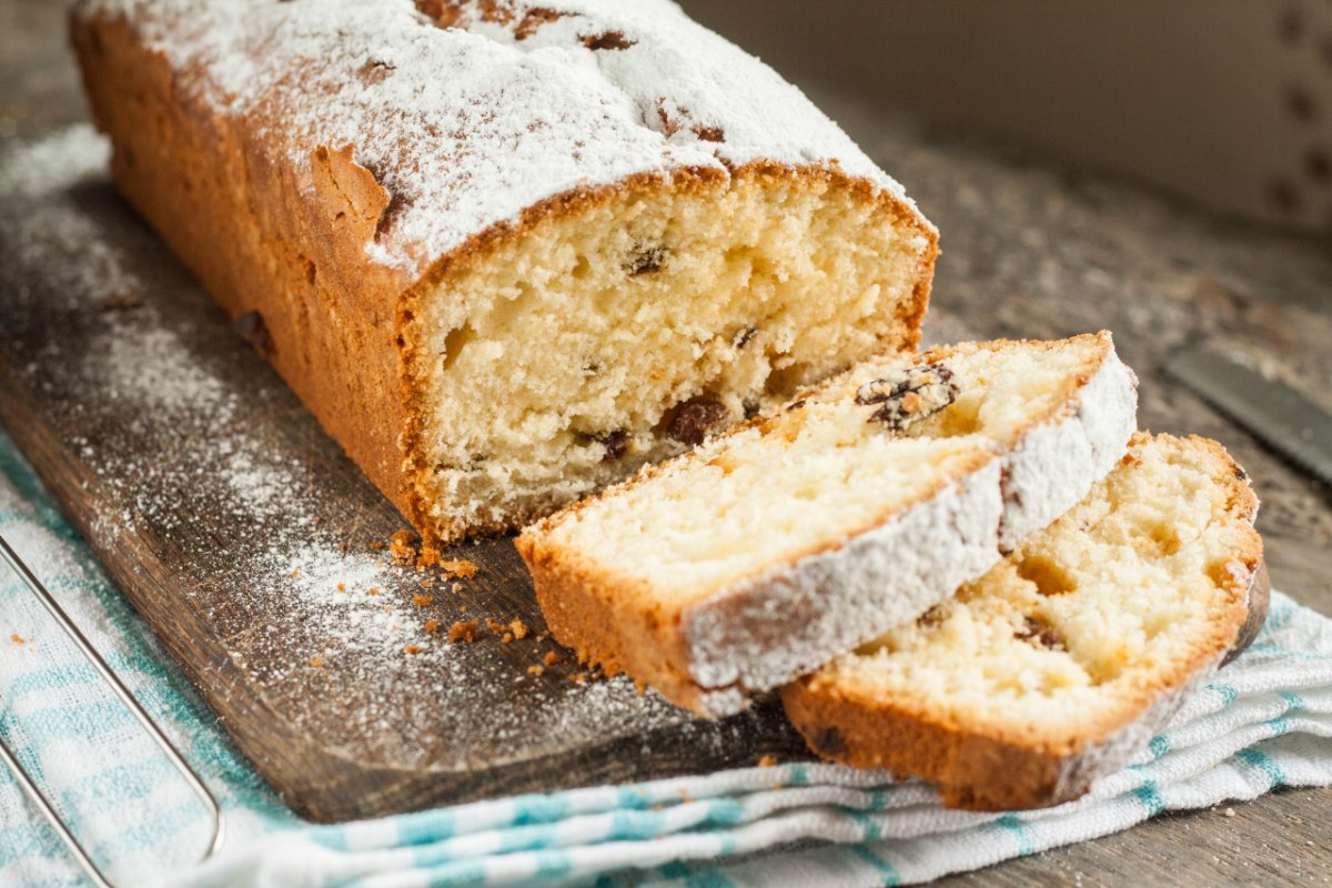 Кекс с изюмом