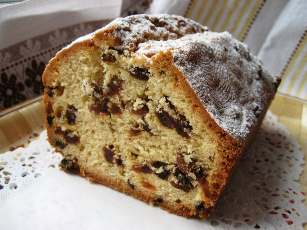 Кекс с изюмом